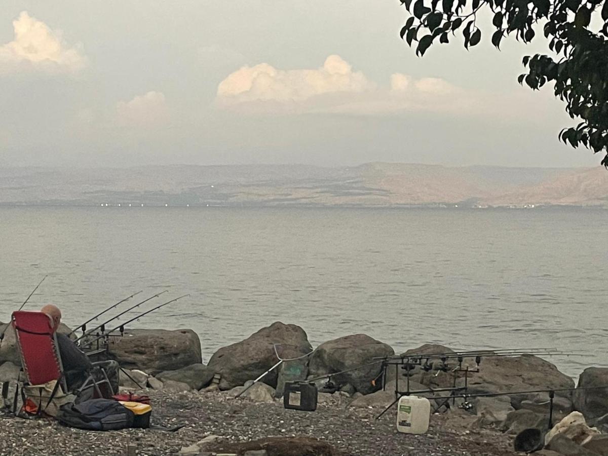 תכלת על הכינרת Light Blue On The Kinneret Lake Tiberias Eksteriør billede
